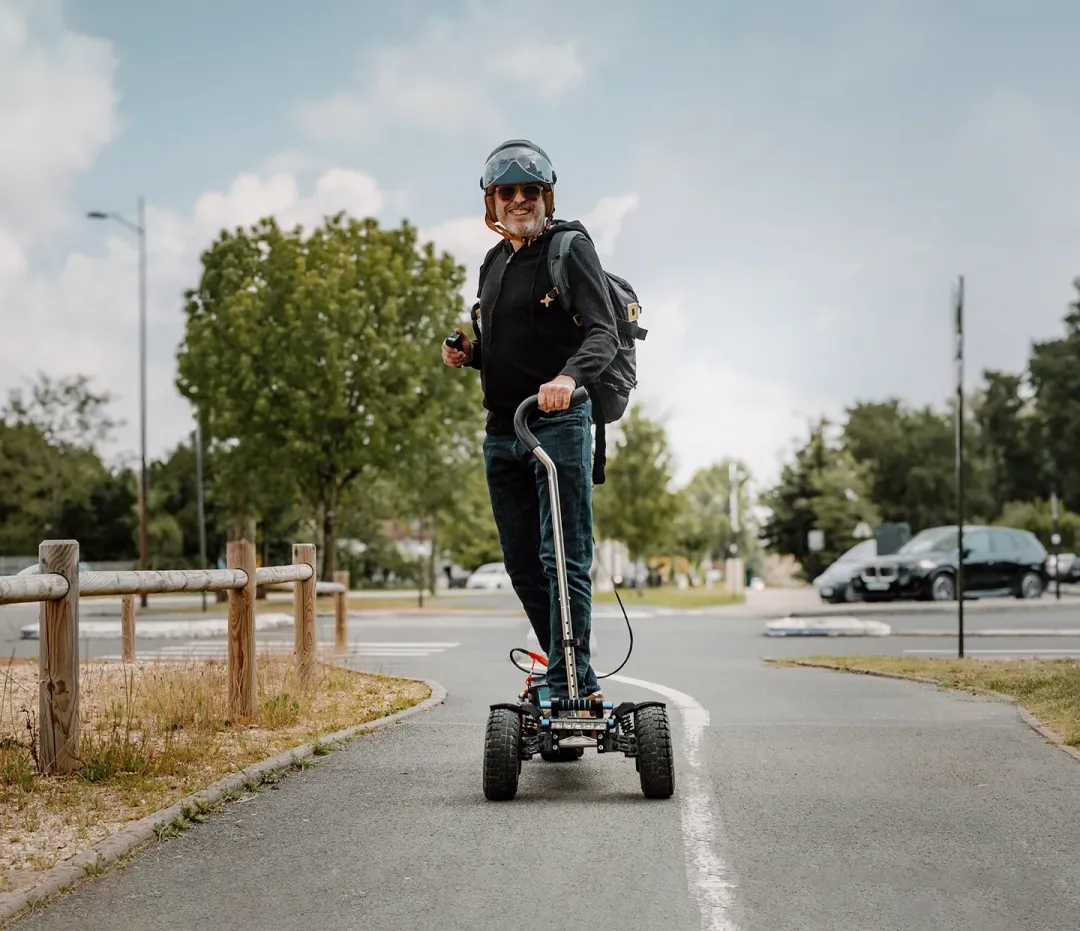 Conducción tabla eléctrica Sternboard caña iniciación aprendizaje principiante deslizamiento easy formación skateboard eléctrico