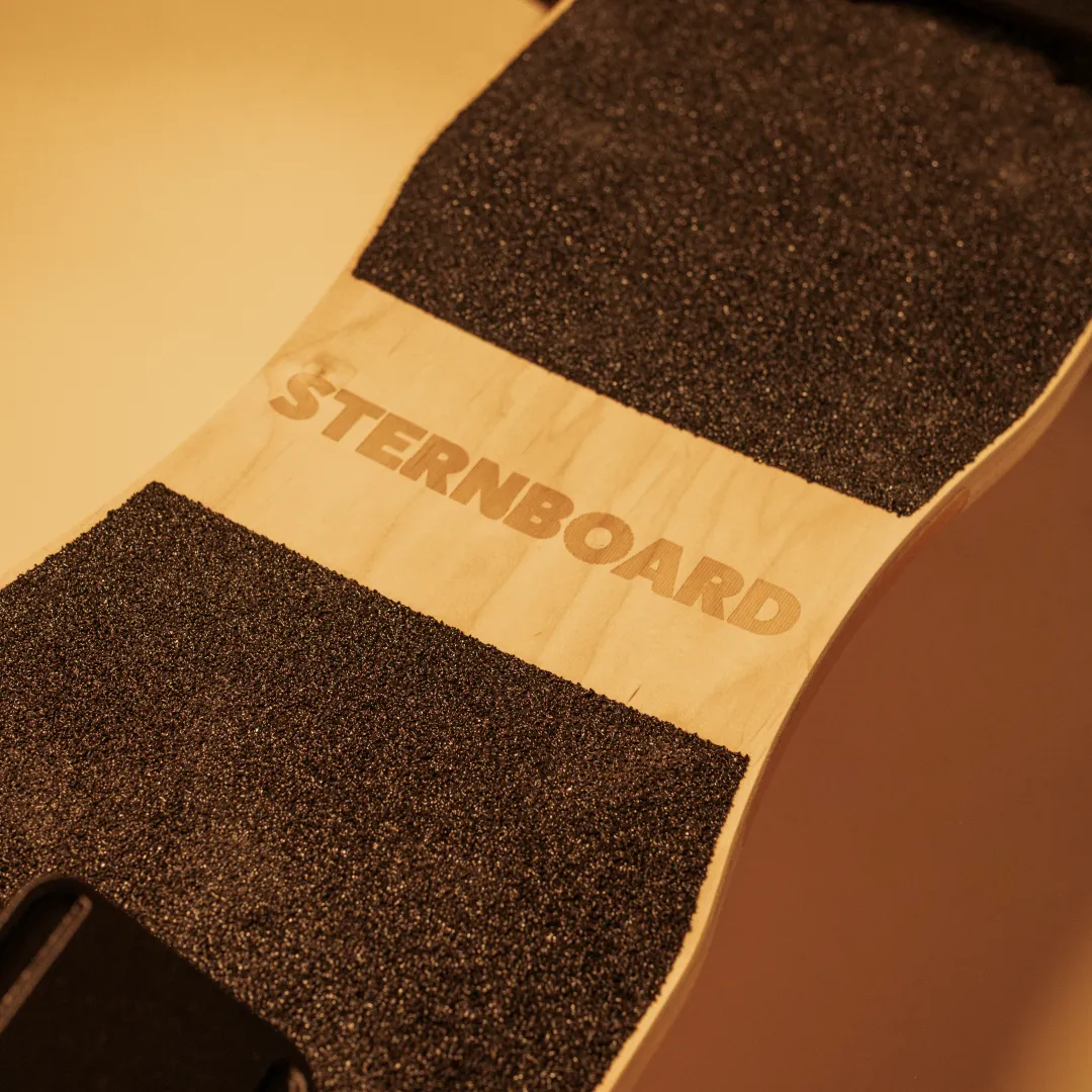 grip antideslizante skateboard eléctrico Sternboard deck madera longboard eléctrico textura