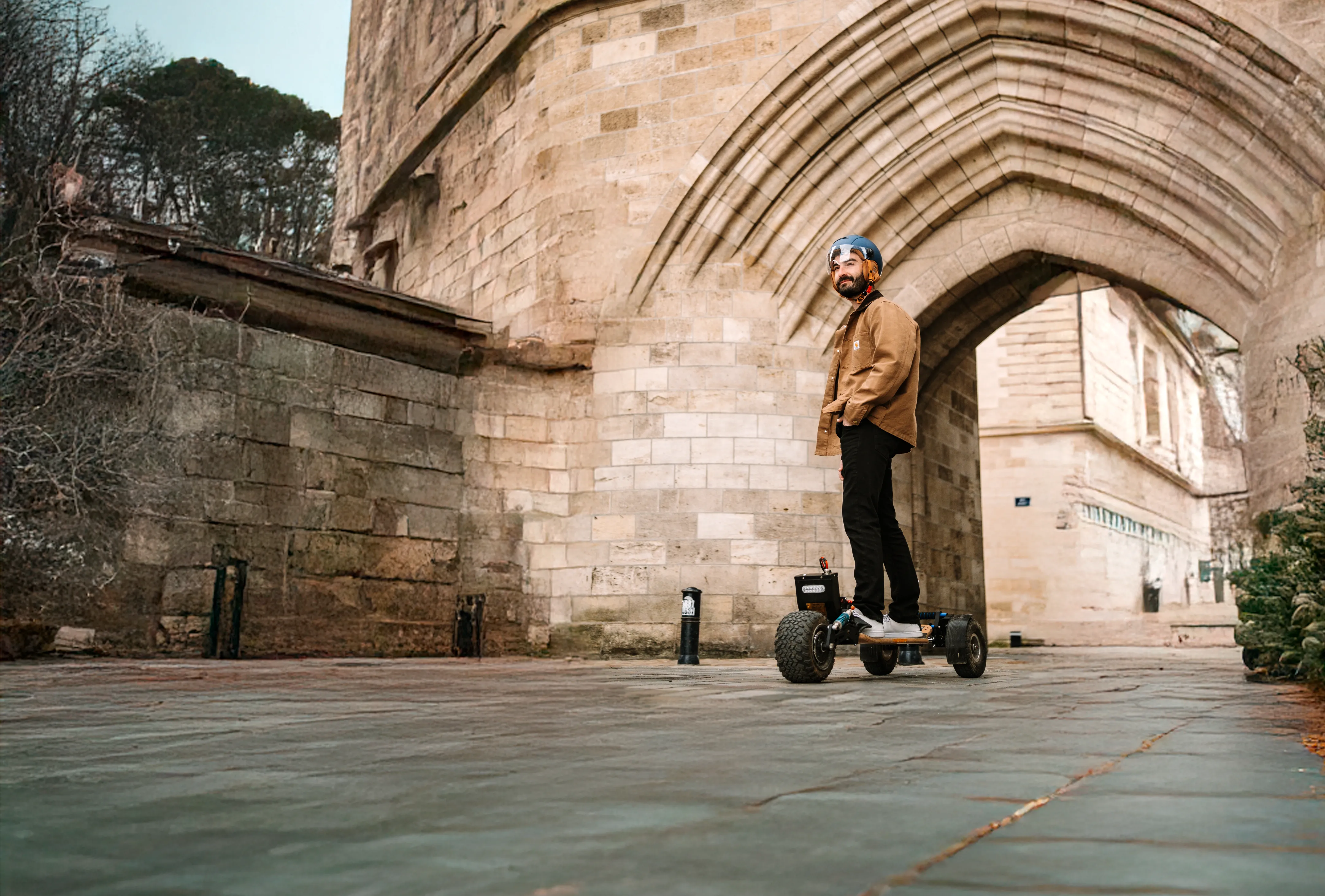 Lifestyle nómada urbano skateboard eléctrico Sternboard movilidad moderna flexible
